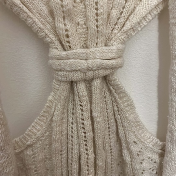 Sleeveless Knit Sweater Vest - Picture 4 of 5